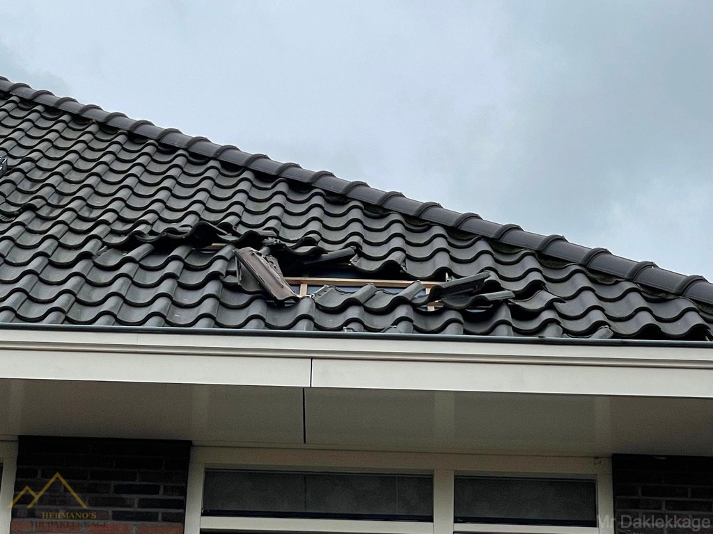 Daklekkage Door Stormschade Daklekkage Door Stormschade